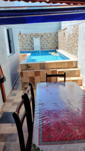 Casa com picina e área gourmet